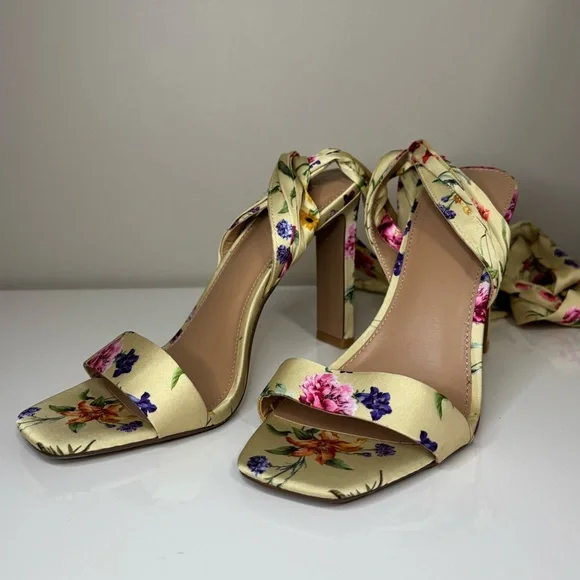EXPRESS Floral Printed Lace Up Heeled Sandals - Picture 1 of 5